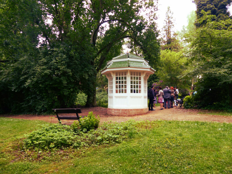 Altánek v Luftově zahradě při slavnostním otevření